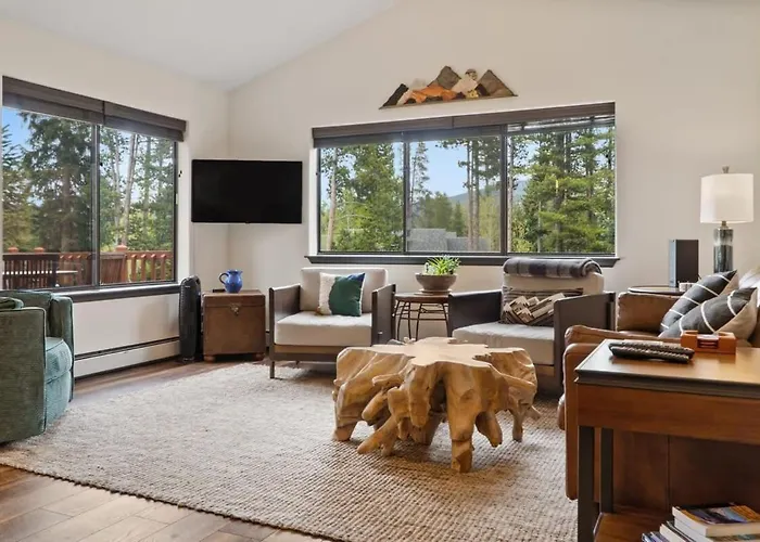 3Bd Next To Peak 8 Slopes With Hot Tub